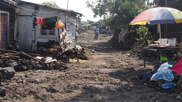 Des endroits non encore reconstruits derrière l’aéroport international de Goma