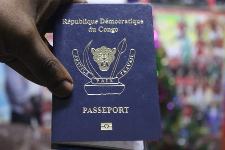 Résultat de recherche d'images pour "un passeport congolais"
