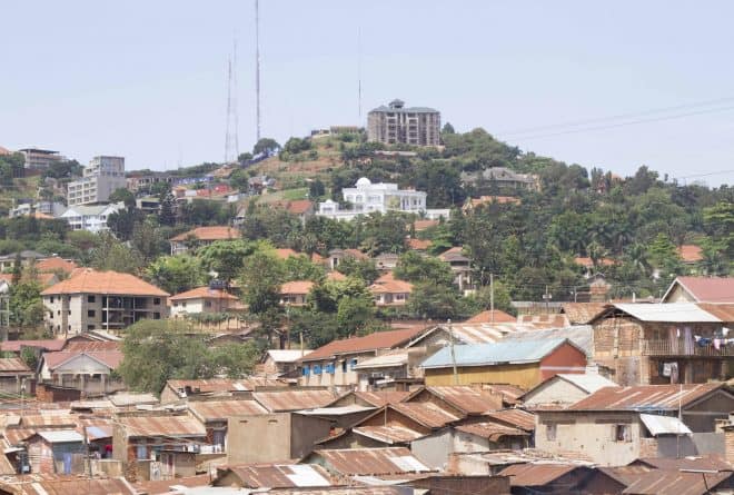 Kampala : quand la pauvreté côtoie la richesse