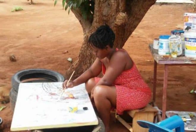 Rigueur, travail, détermination : le leitmotiv de l’artiste plasticienne togolaise Sika Akpaloo