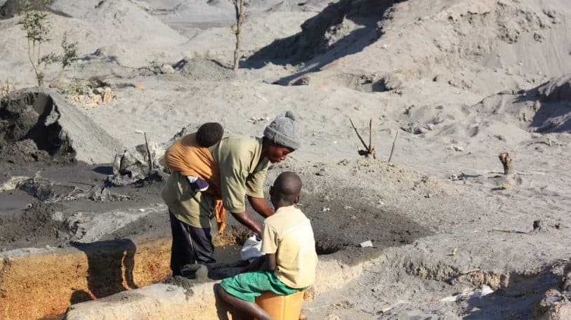 Sud-Kivu: les « twangaises »,  ces jeunes filles des mines victimes d’attouchements sexuels