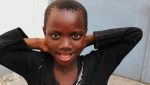 fillette vivant dans la rue de kinshasa à l'age de 12