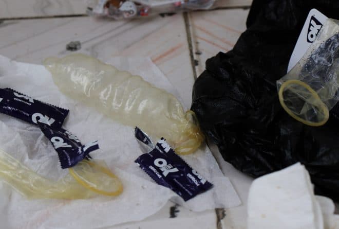 Ville de Butembo : les préservatifs usagés servent de jouets aux enfants