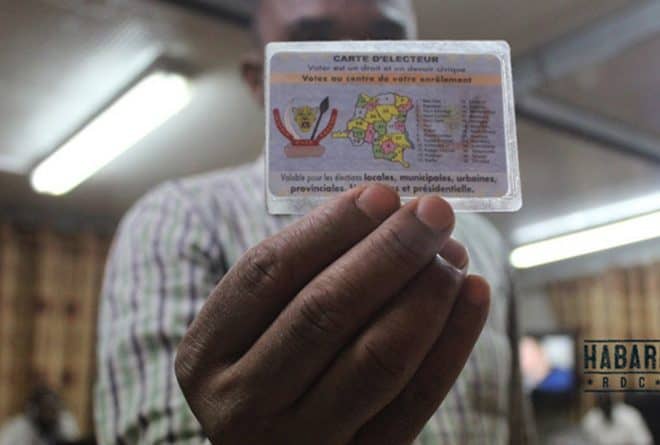 À Mbujimayi, les inquiétantes confiscations des cartes d’électeurs