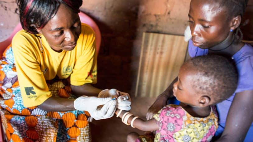 Soigner gratuitement le paludisme peut sauver beaucoup de vies