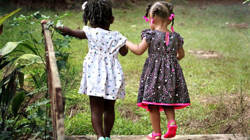 Avoir beaucoup d’enfants est-il synonyme de richesse ou de pauvreté ?