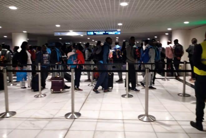 Nouvelle façon de voyager par avion à Mbujimayi : vous embarquez sans bagages