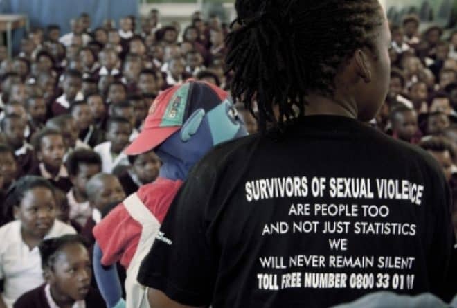 #AffaireMoiseMbiye : un scandale qui remet sur la table la situation des femmes abusées sexuellement