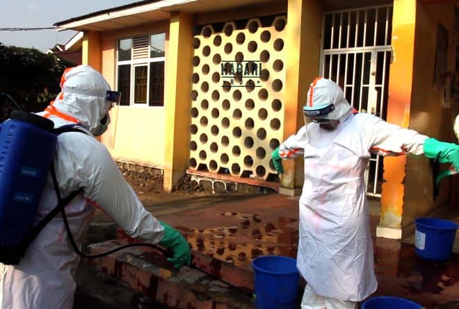 Covid-19 : apprendre des failles de la riposte Ebola et impliquer la communauté