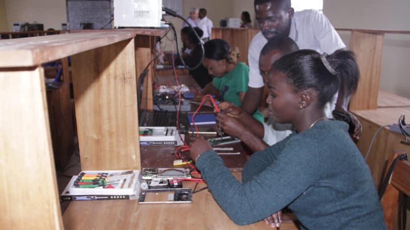 Mazzarello : une école qui forme les enfants à l&rsquo;entrepreneuriat à Mbujimayi