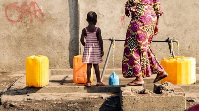 Pénuries d’eau à Kinshasa : l’or bleu se fait rare dans plusieurs quartiers