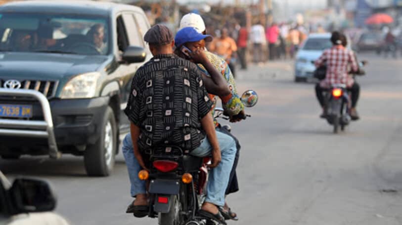 Covid-19 dans le Haut-Katanga : des enseignants devenus motocyclistes