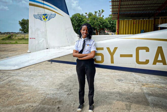 RDC : Angel Ndeze, la jeune Congolaise de 22 ans qualifiée pilote privée