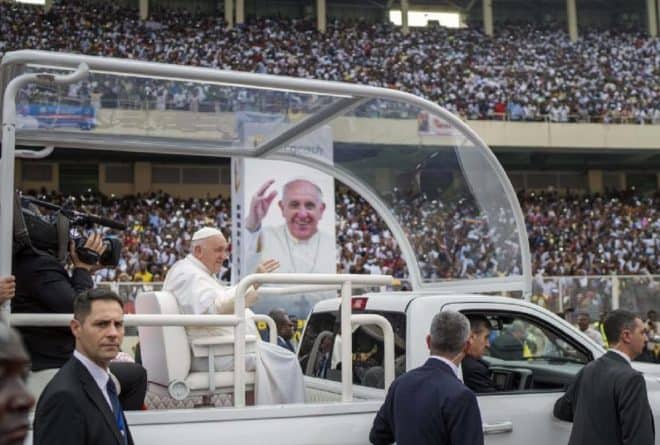 Les temps forts de la catéchèse du pape François aux jeunes de Kinshasa