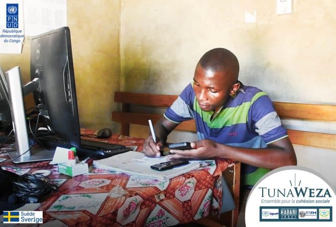Sud-Kivu : Gilbert Wasokye, jeune journaliste engagé pour la cohésion sociale à Fizi