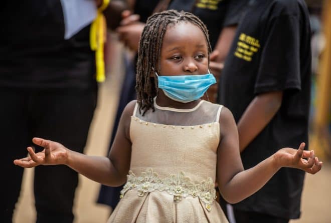 Pollution excessive de l’air à Kinshasa  : certains Kinois perpétuent l’usage du cache-nez