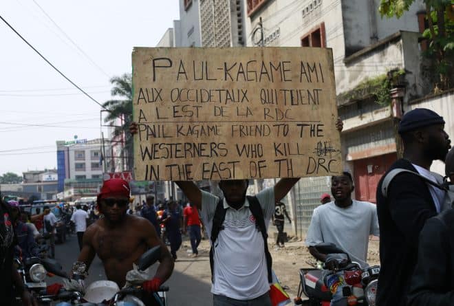 Manifestations des Congolais contre les chancelleries occidentales à Kinshasa : quelques images