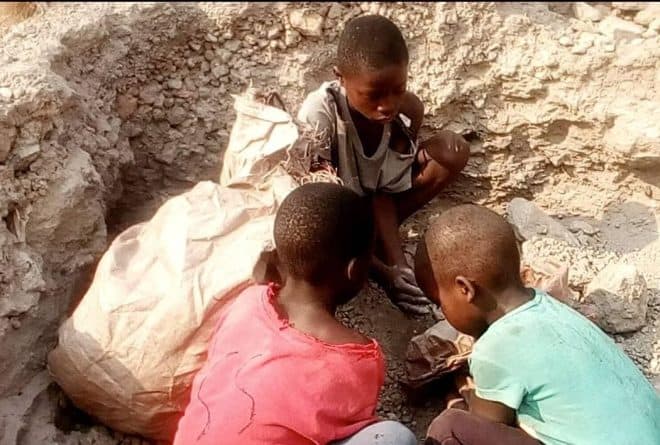 Parlons de ces enfants qui travaillent dans les mines de Kolwezi