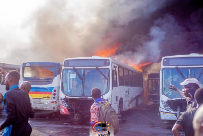 Kinshasa : 66 bus Transco calcinés dans un incendie !