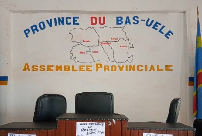 À Kinshasa les milliards, en provinces les prières