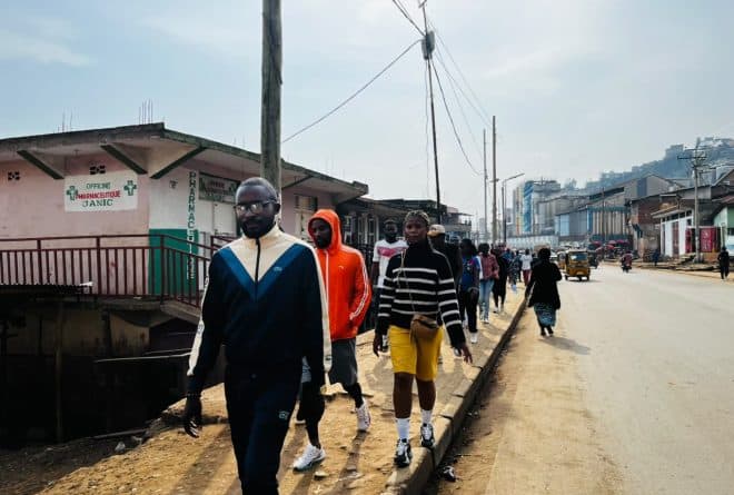 Bukavu : des jeunes et des acteurs culturels marchent pour sensibiliser à la santé mentale